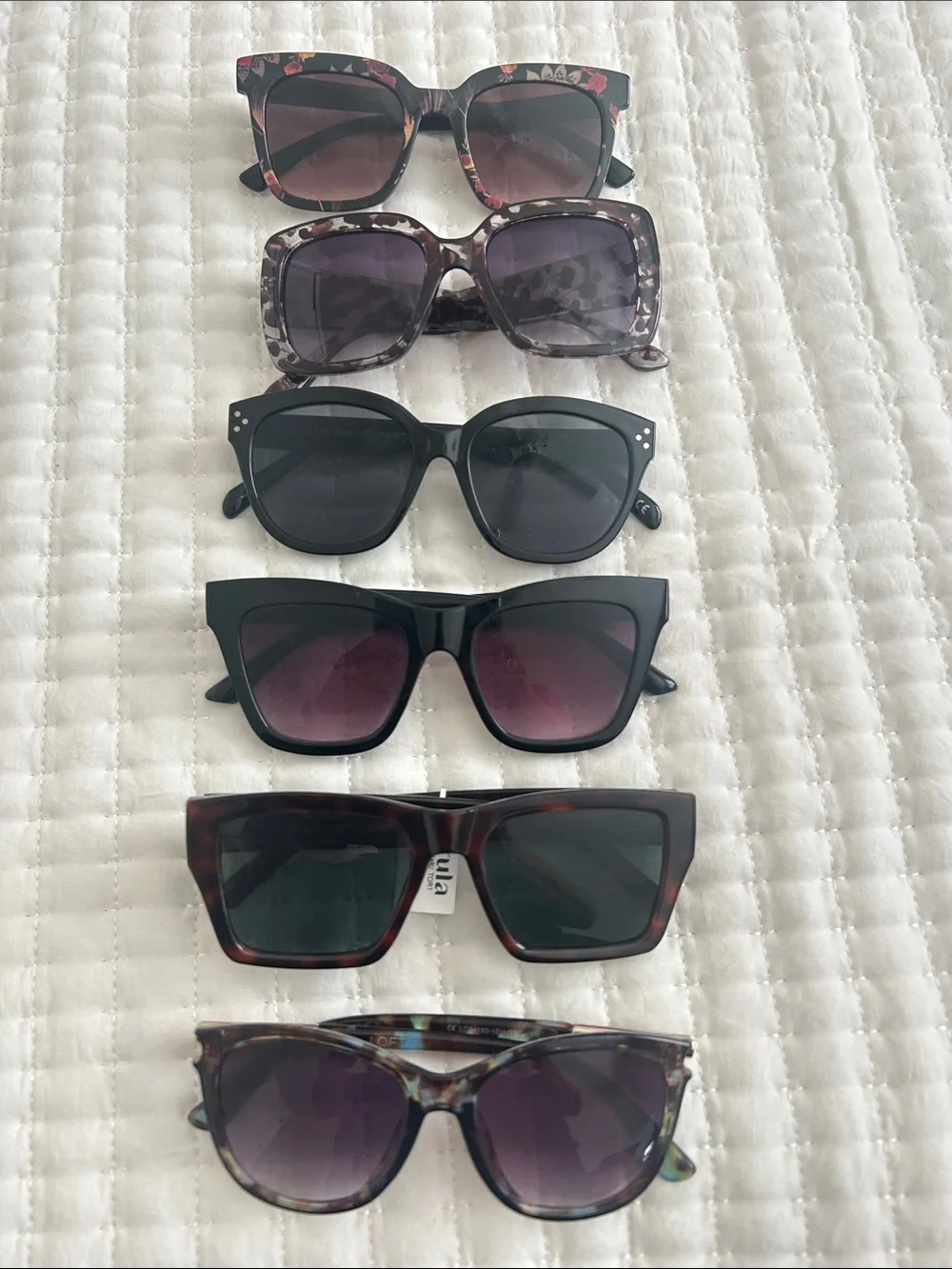 Assorted Women's Fashion Sunglasses - Black, Tortoiseshell, Floral $50 for lot
